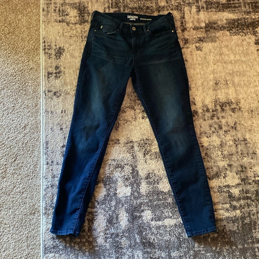 Denizen from Levi’s modern skinny 6m 28 x 30